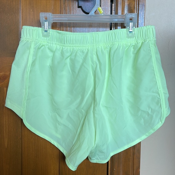 Nike athletic shorts - Picture 2 of 2